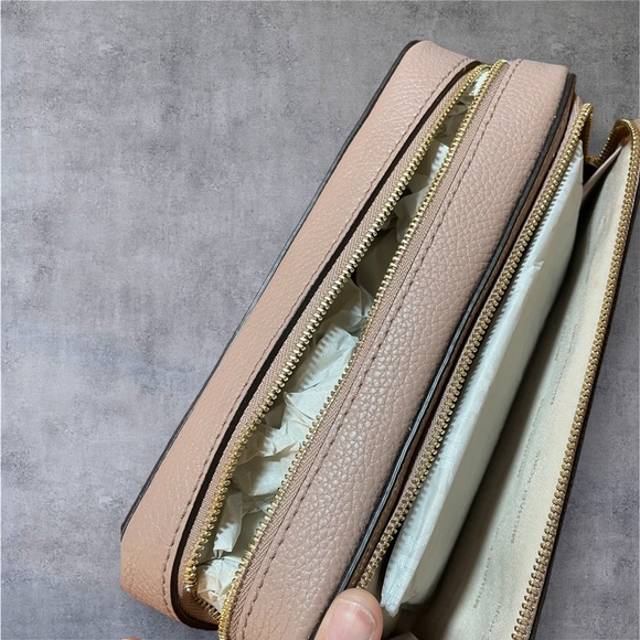 NWT! Rare Michael Kors Makeup Bag in Fawn - Picture 4 of 14